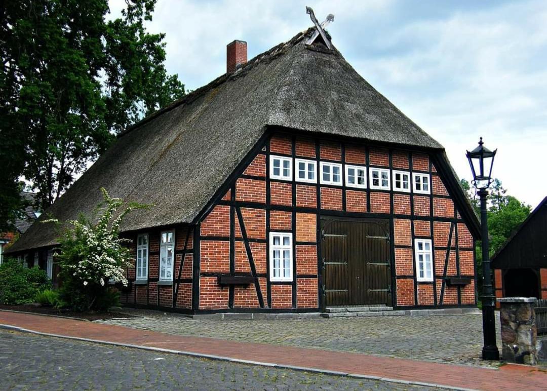 Hotel Kaiserhof Munster im Heidekreis Exterior photo